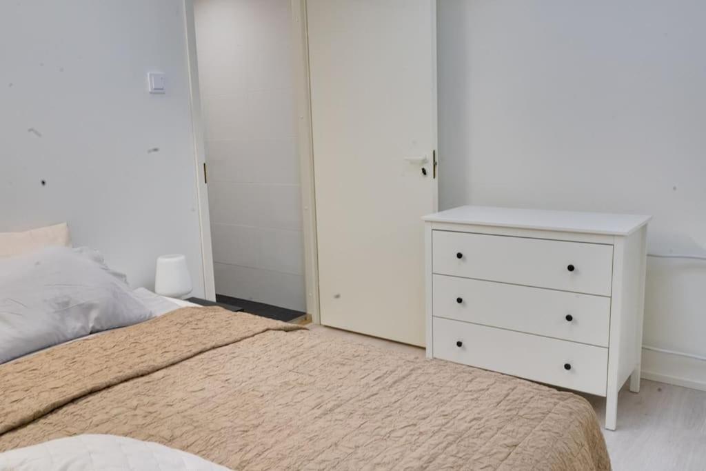 Ferienwohnung 3H,K,P - Keskellae Tamperetta Kaunis Parvekkeellinen Uusittu Kolmio Exterior foto