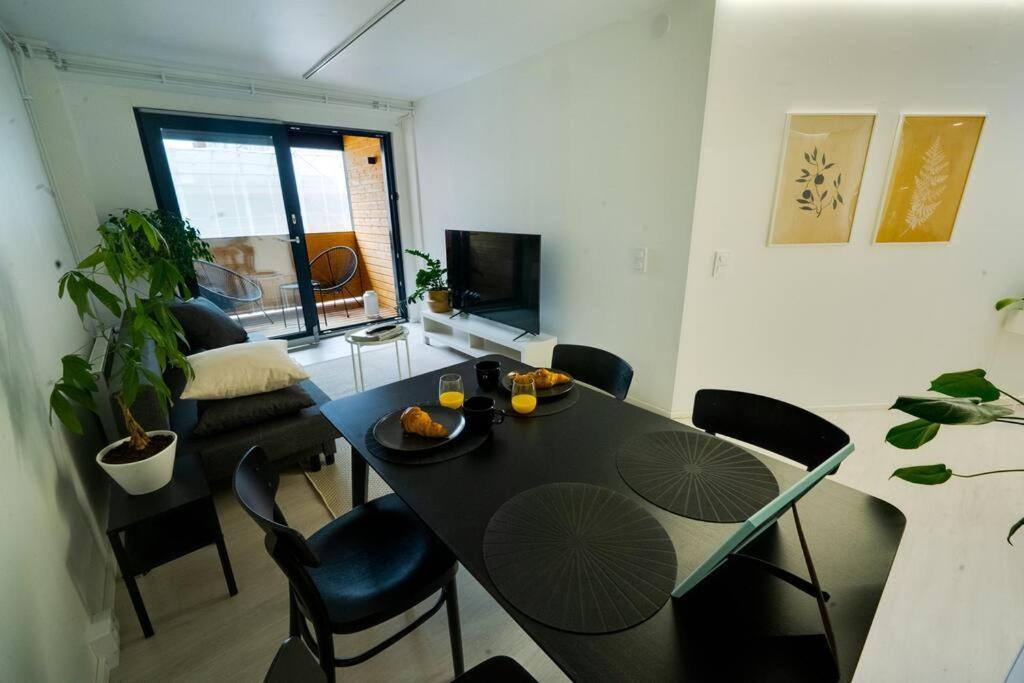 Ferienwohnung 3H,K,P - Keskellae Tamperetta Kaunis Parvekkeellinen Uusittu Kolmio Exterior foto